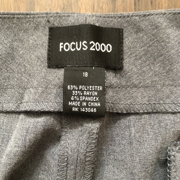 Plus size dress pants - Picture 5 of 7